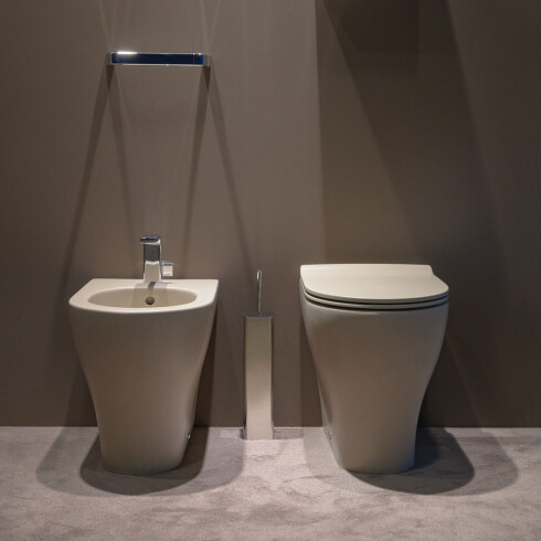 BIDET A PISO LOZA SANITARIA GAMAS DE BEIGE MATE GAMAS DE BEIGE