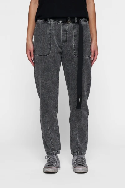 PANTALÓN CON CINTO Negro