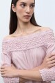 Blusa escote bardot con frunces rosa