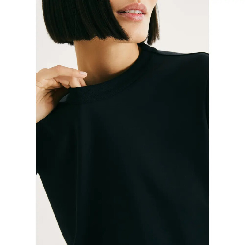 CAMISETA MM FEM PRETO ESCURO