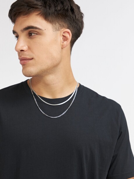 REMERA OLEN NEGRO