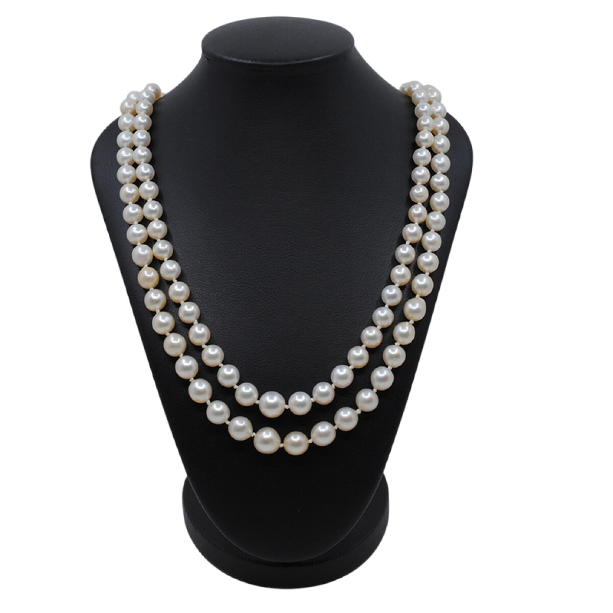 Collar perlas de cultivo dos vueltas con broche oro 18k blanco, brillantes y esmeraldas 