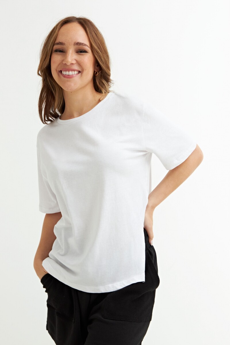 Remera con tajo BLANCO