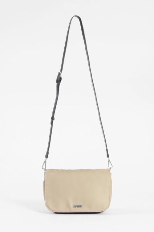 Bandolera con tapa de tela beige