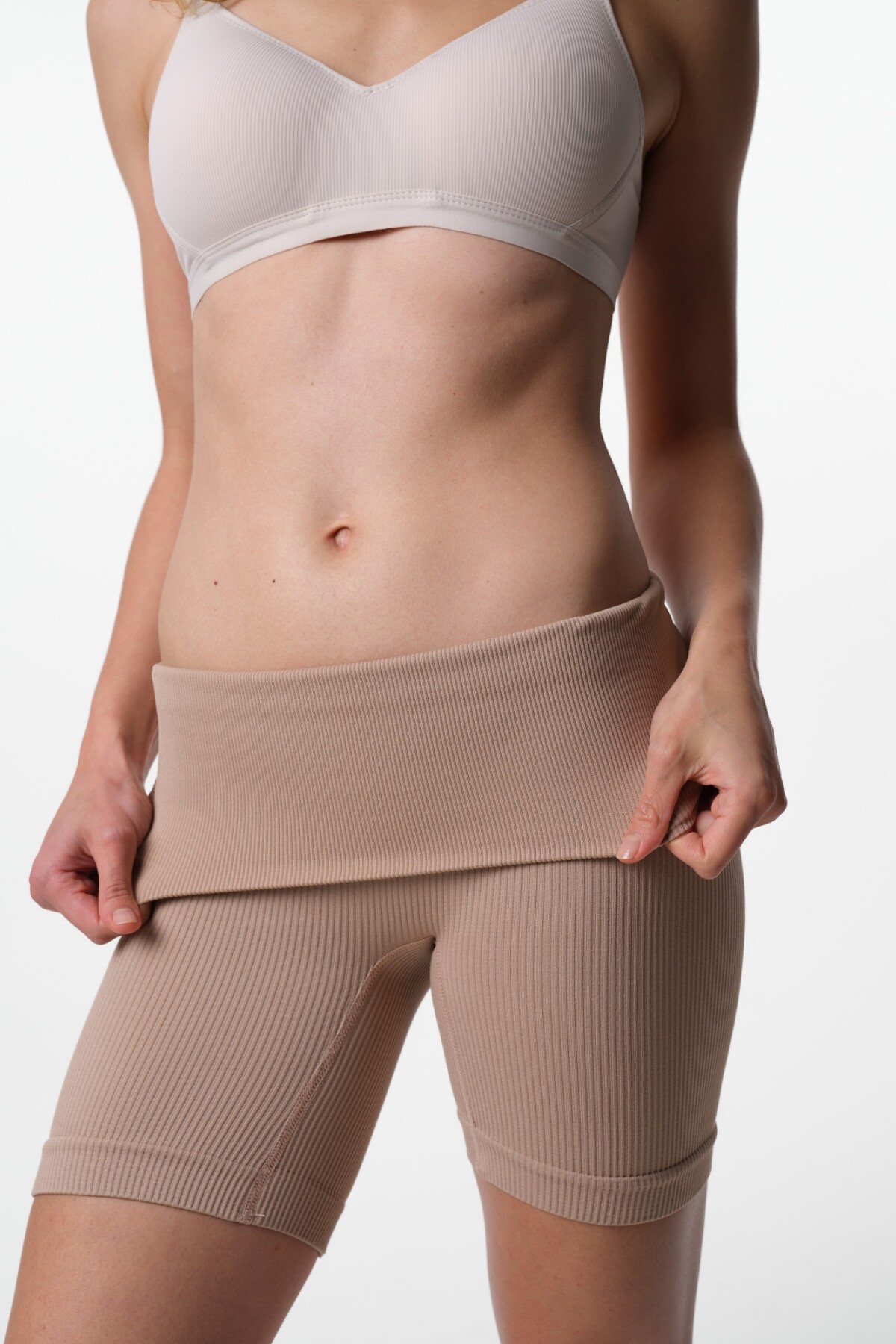 Short Slim Monique Beige