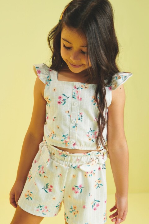 Conjunto Blusa y Short Estampado Flores y Rayas Conjunto Blusa y Short Estampado Flores y Rayas