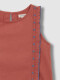 Camiseta Con Volante Y Bordado Coral Claro