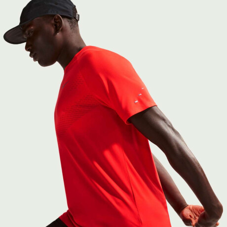 Remera Nike Dri-Fitadv Stride Manga Corta de Hombre Rojo