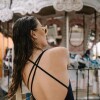 Malla Niza – Traje de baño con breteles cruzados y filtro UV+50 Negro
