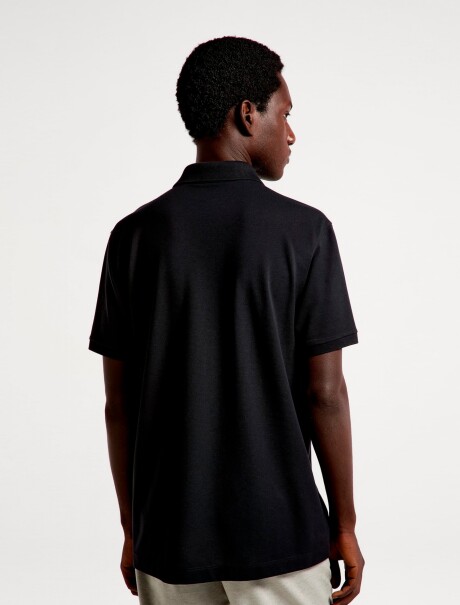 POLO EN TEJIDO PIMA PIQUÉ NEGRO