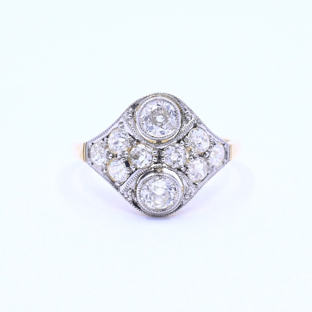 Anillo antiguo oro 18k con brillantes. Anillo antiguo oro 18k con brillantes.