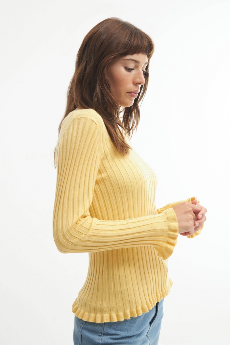 Sweater canalé con volado - amarillo 
