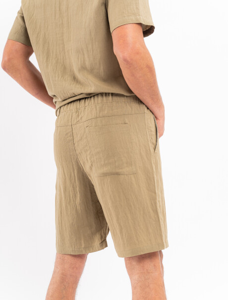 Short rustico tostado