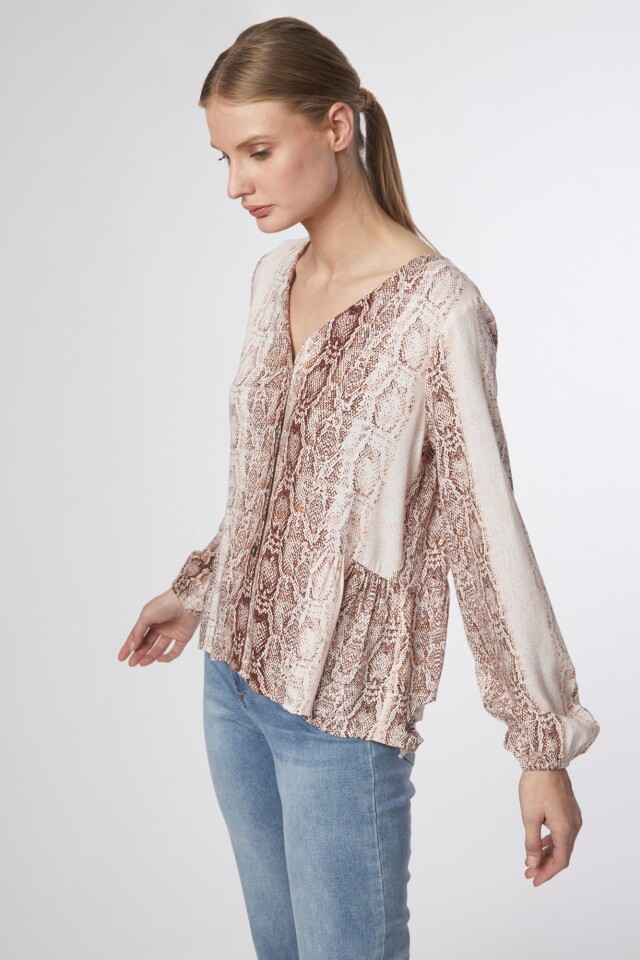 Blusa animal print con botones rosa
