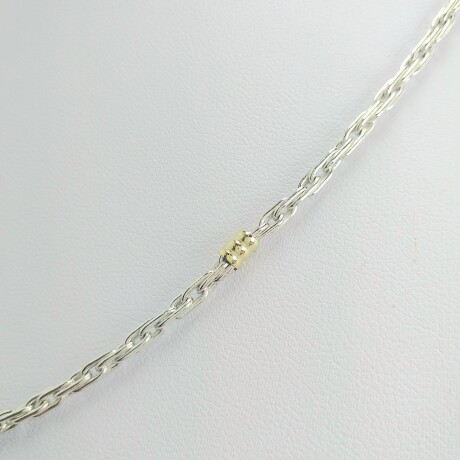 Gargantilla de plata 925 con detalles de doublé en oro 18ktes, 45 cm. Gargantilla de plata 925 con detalles de doublé en oro 18ktes, 45 cm.