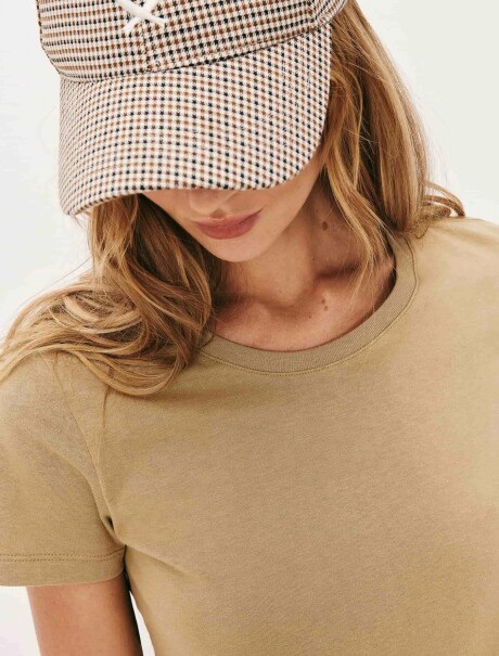 CAMISETA BÁSICA MANGA CORTA BEIGE