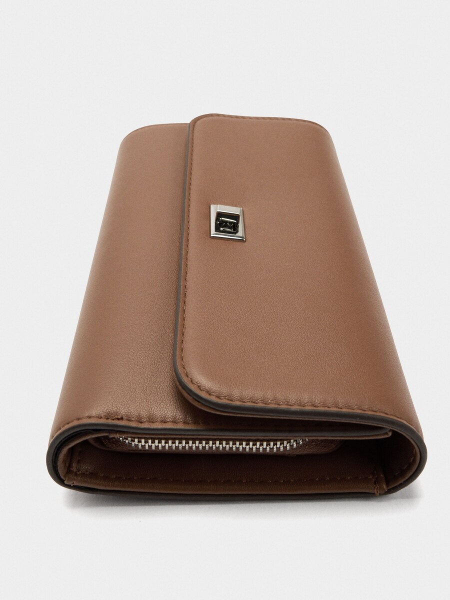 Cartera Lisa Con Solapa camel