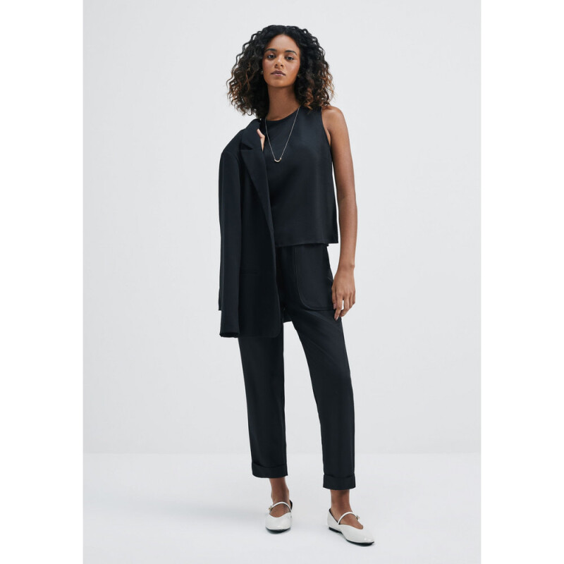 CALCA FEM PRETO ESCURO