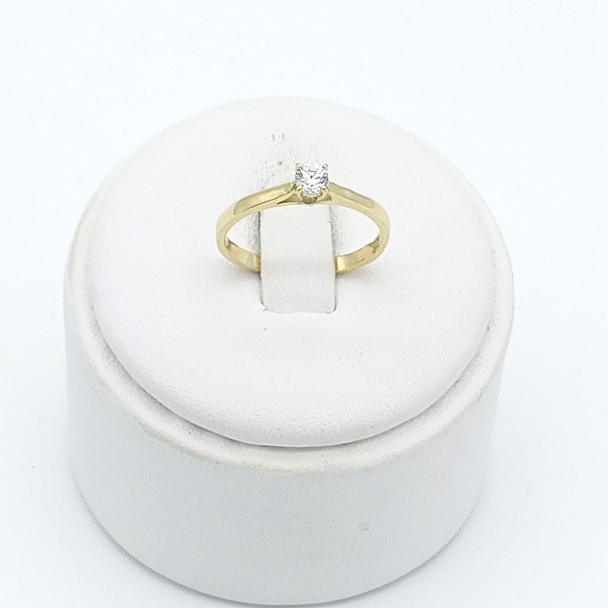 Anillo de oro 10 ktes. con circonia 