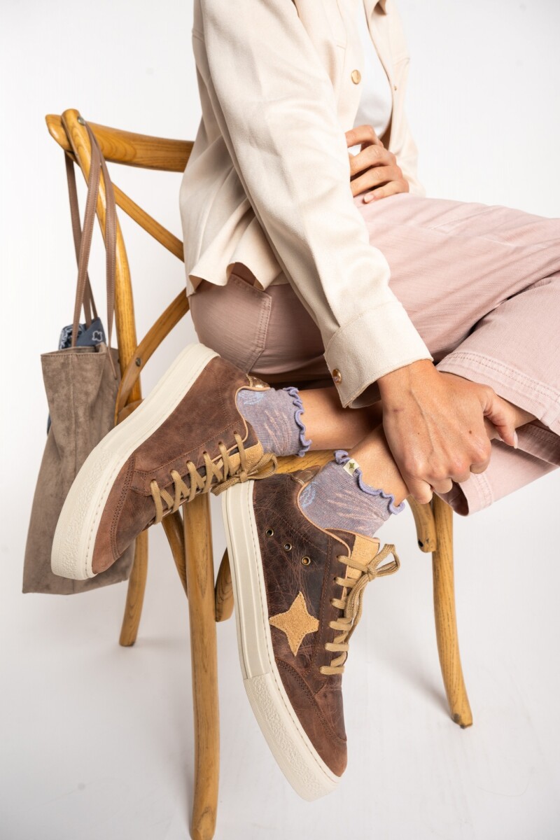 Zapatilla Cuero Chocolate