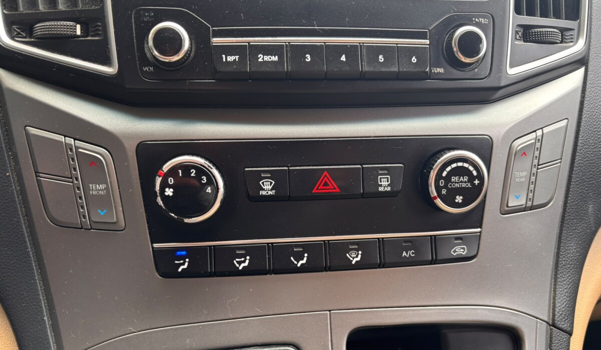 Hyundai H1 Minibus 9 Plz Diesel - 2020 Hyundai H1 Minibus 9 Plz Diesel - 2020