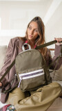 MOCHILA JEREZ OLIVA Y BLANCO