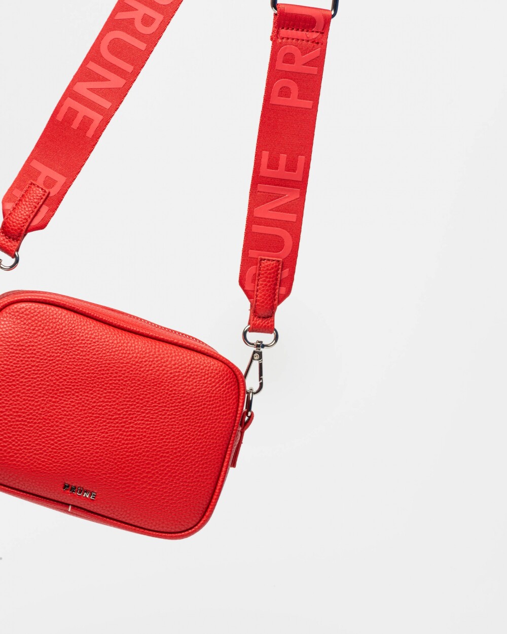Mini Bag Adisa En Efecto Cuero Rojo