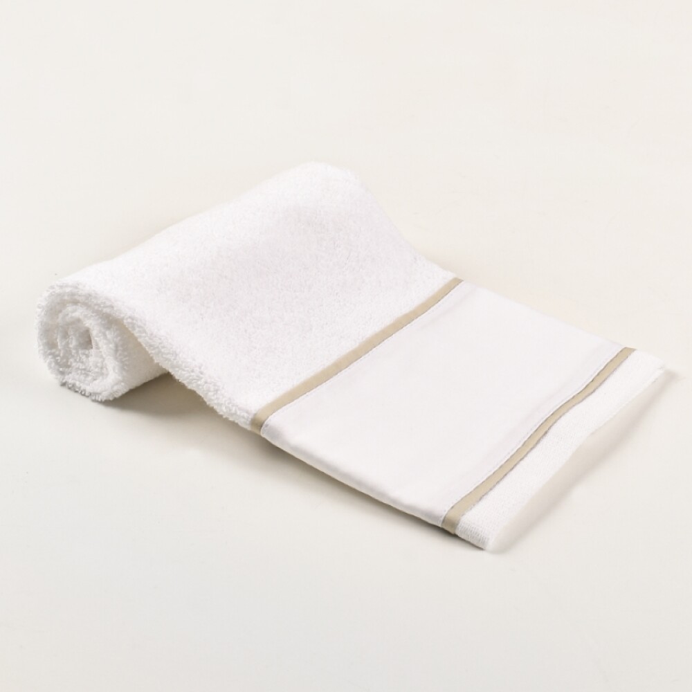 Toallita de 400 hilos Colección Finezza 30×50 cm Blanco con Beige