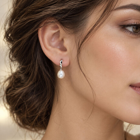 Caravanas / aros en oro blanco 18k. con perlas Caravanas / aros en oro blanco 18k. con perlas