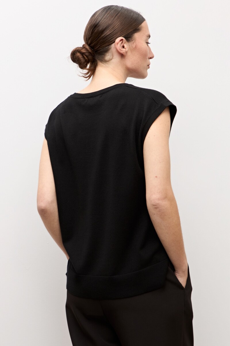 Chaleco escote V negro