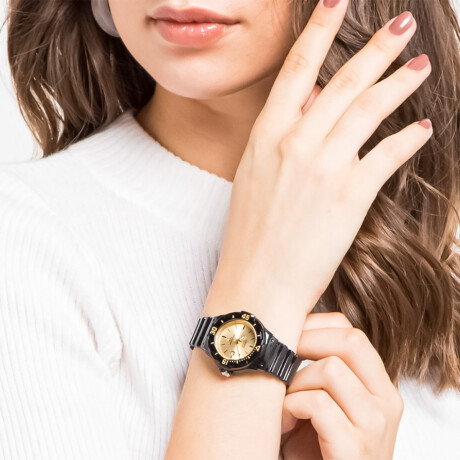Reloj Casio Original PVC Análogo Para Dama Sumergible Negro-Dorado
