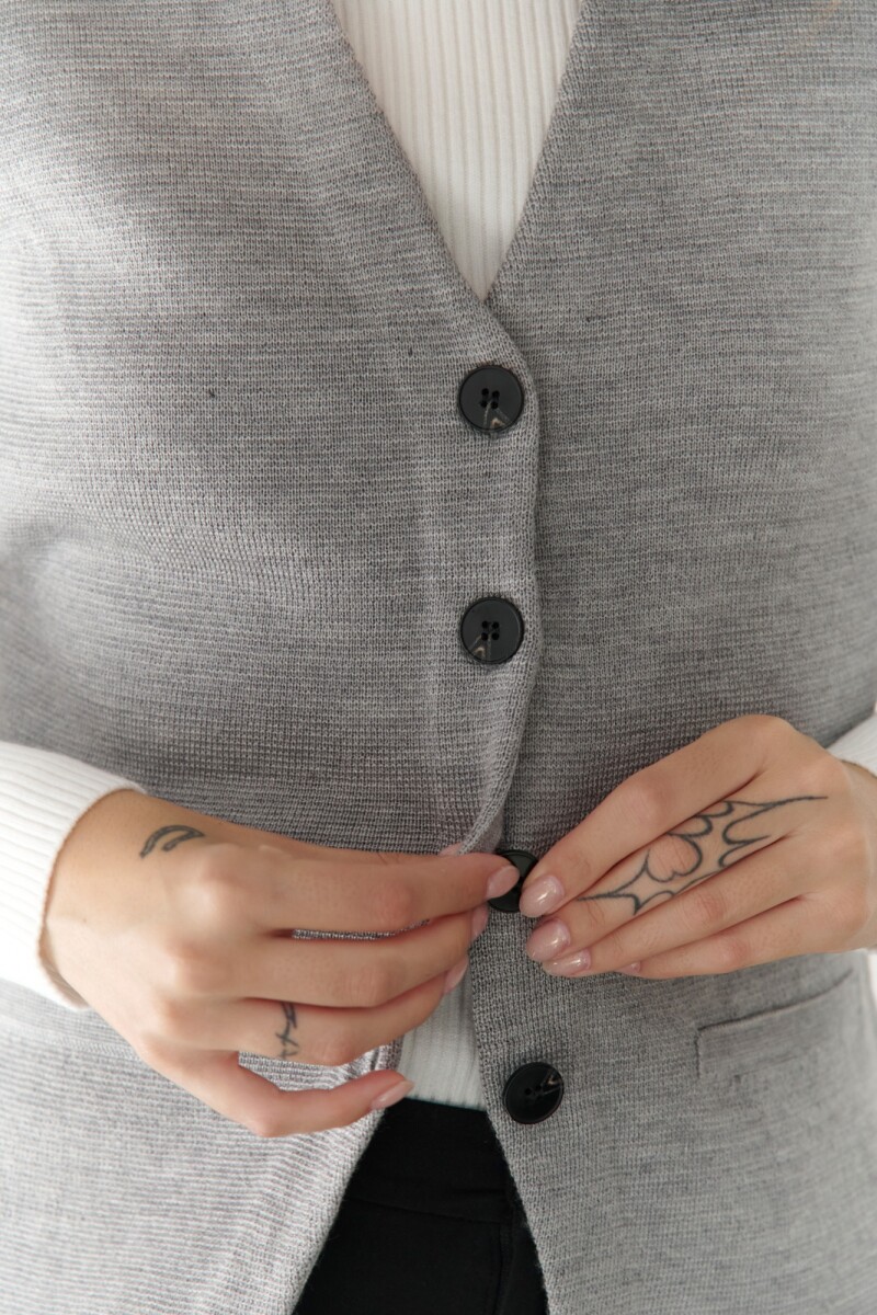 CHALECO TEJIDO GRIS