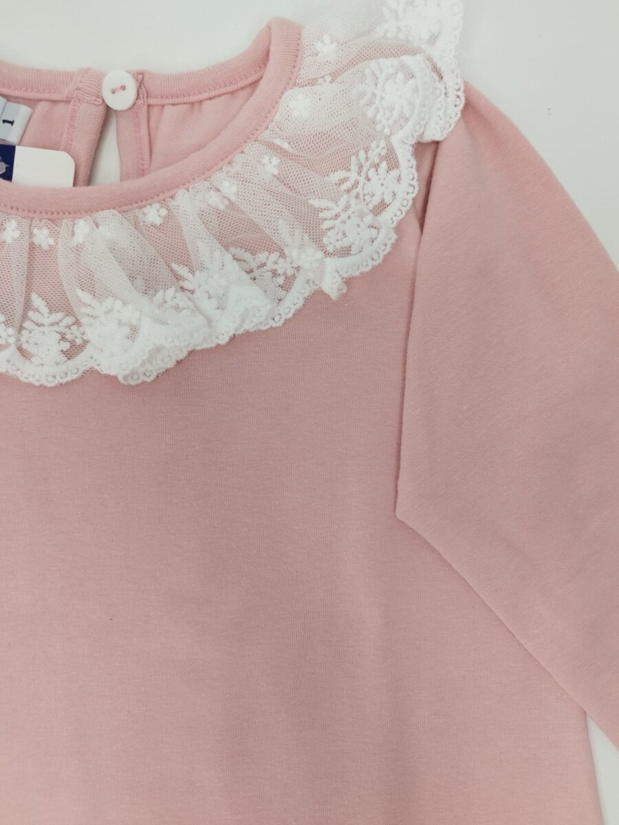 Remera nena cuello puntilla 