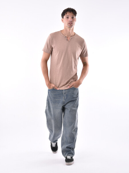 REMERA JULE MARRON
