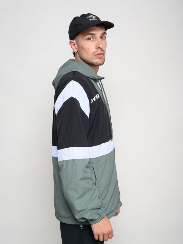CAMPERA NYLON PULSE Umbro Hombre V29