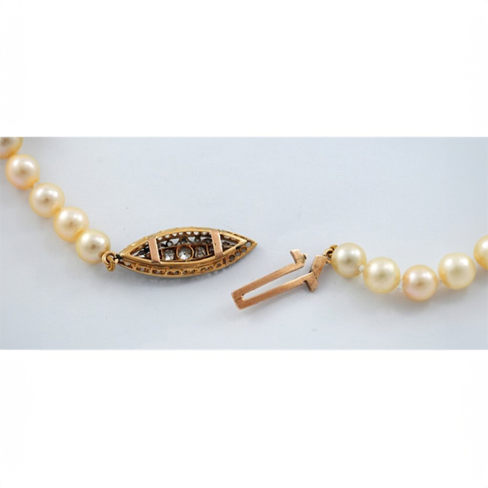 Collar De Perla De Cultivo 7 Y 7 1/2 Milimetros Con Broche En Oro 18K Y Brillantes Largo 45 Cm Collar De Perla De Cultivo 7 Y 7 1/2 Milimetros Con Broche En Oro 18K Y Brillantes Largo 45 Cm