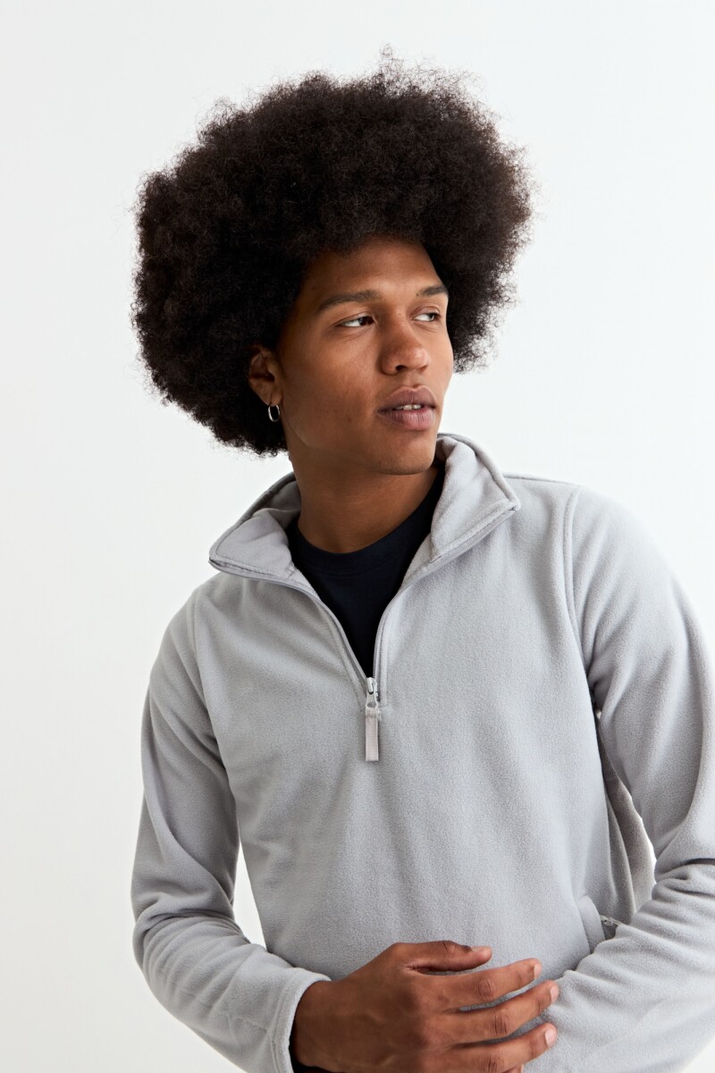 Buzo de polar GRIS CLARO