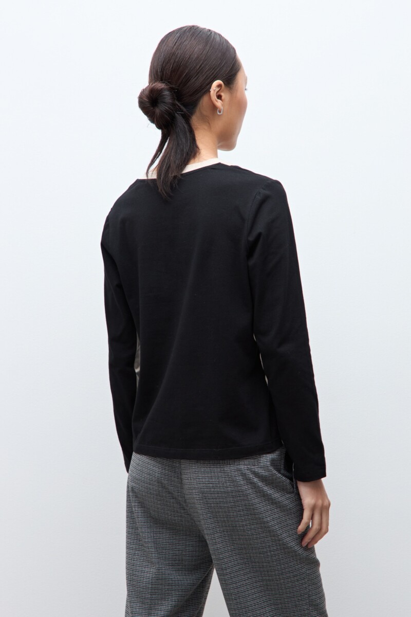 Remera bicolor negro