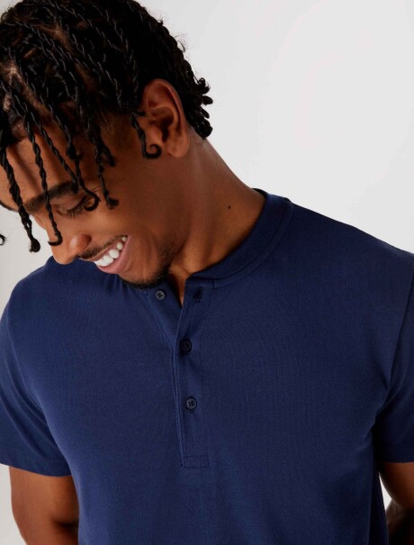 CAMISETA CON BOTONES AZUL