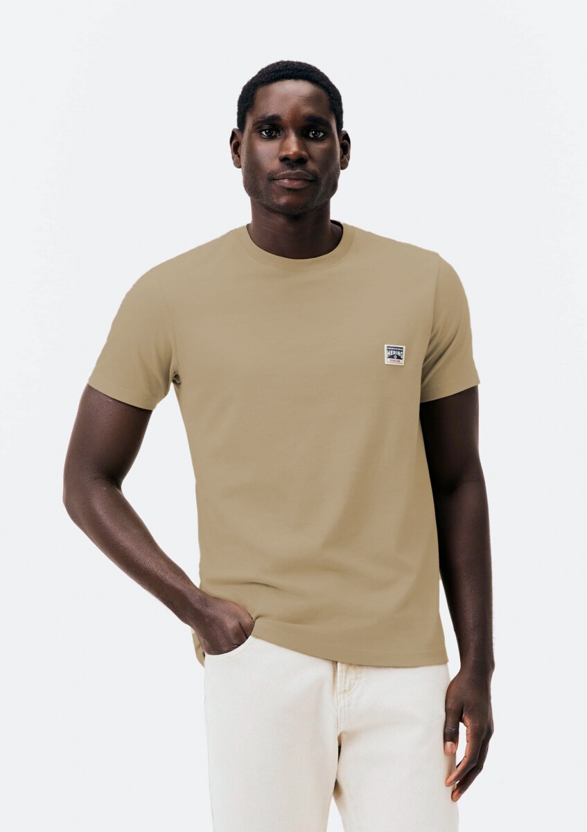 CAMISETA CON ESTAMPA MODELO REGULAR - BEIGE 