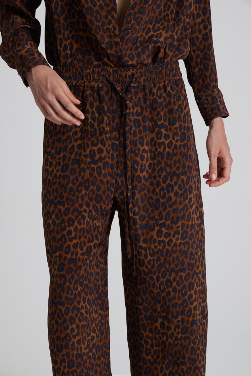 PANTALON PRETO Estampado