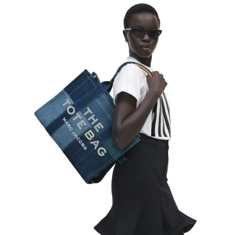 MARC JACOBS - THE TRAVELER TOTE Alta Automática