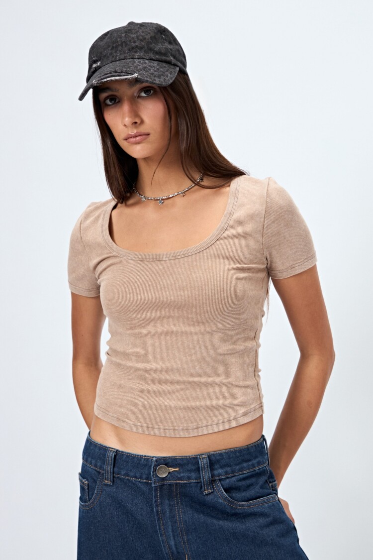 REMERA MONIMA Marron