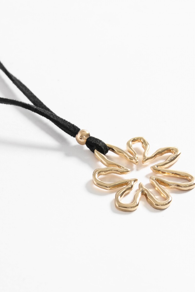 Collar cordón dije flor contorno dorado