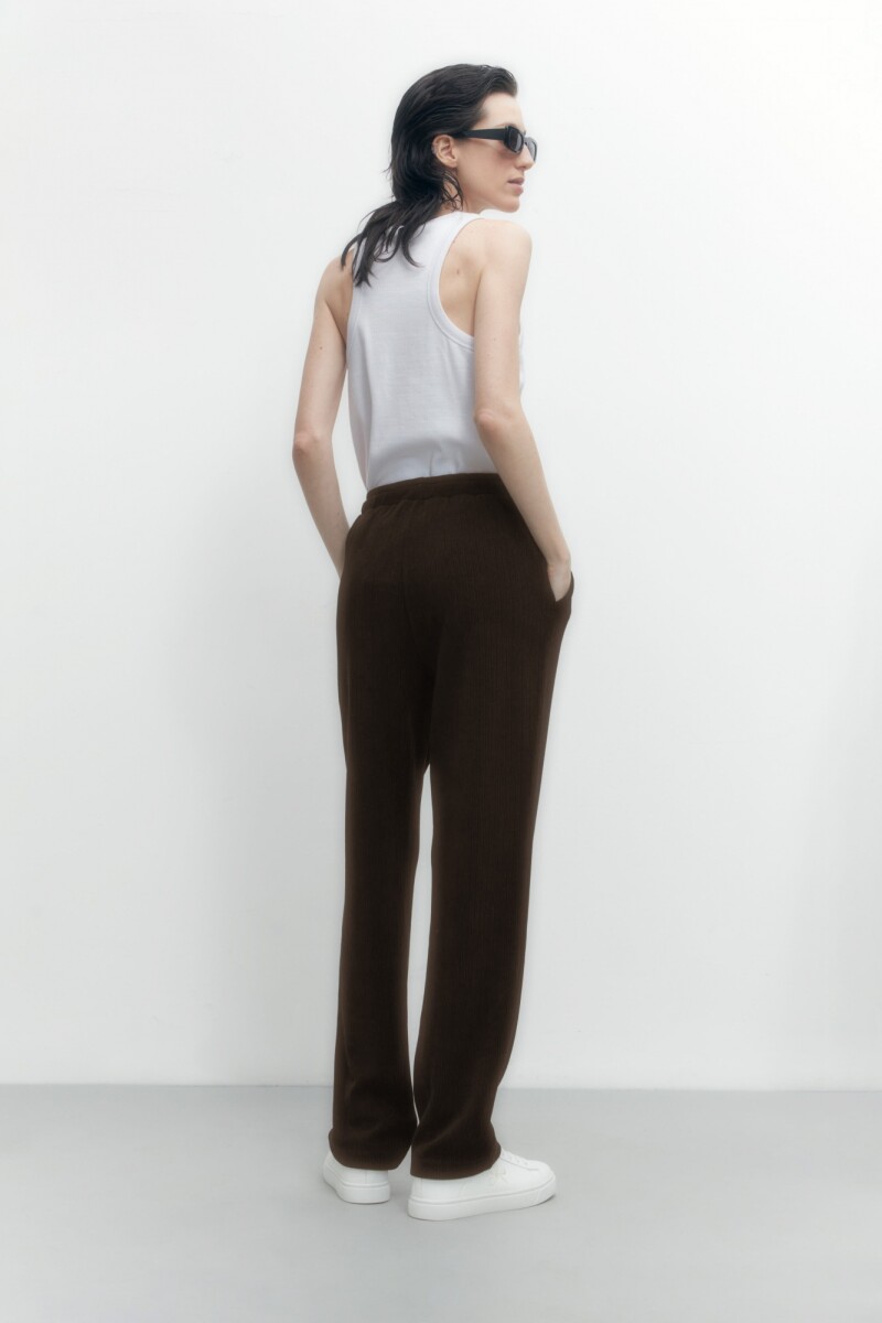 Jogger c/textura acanalada chocolate