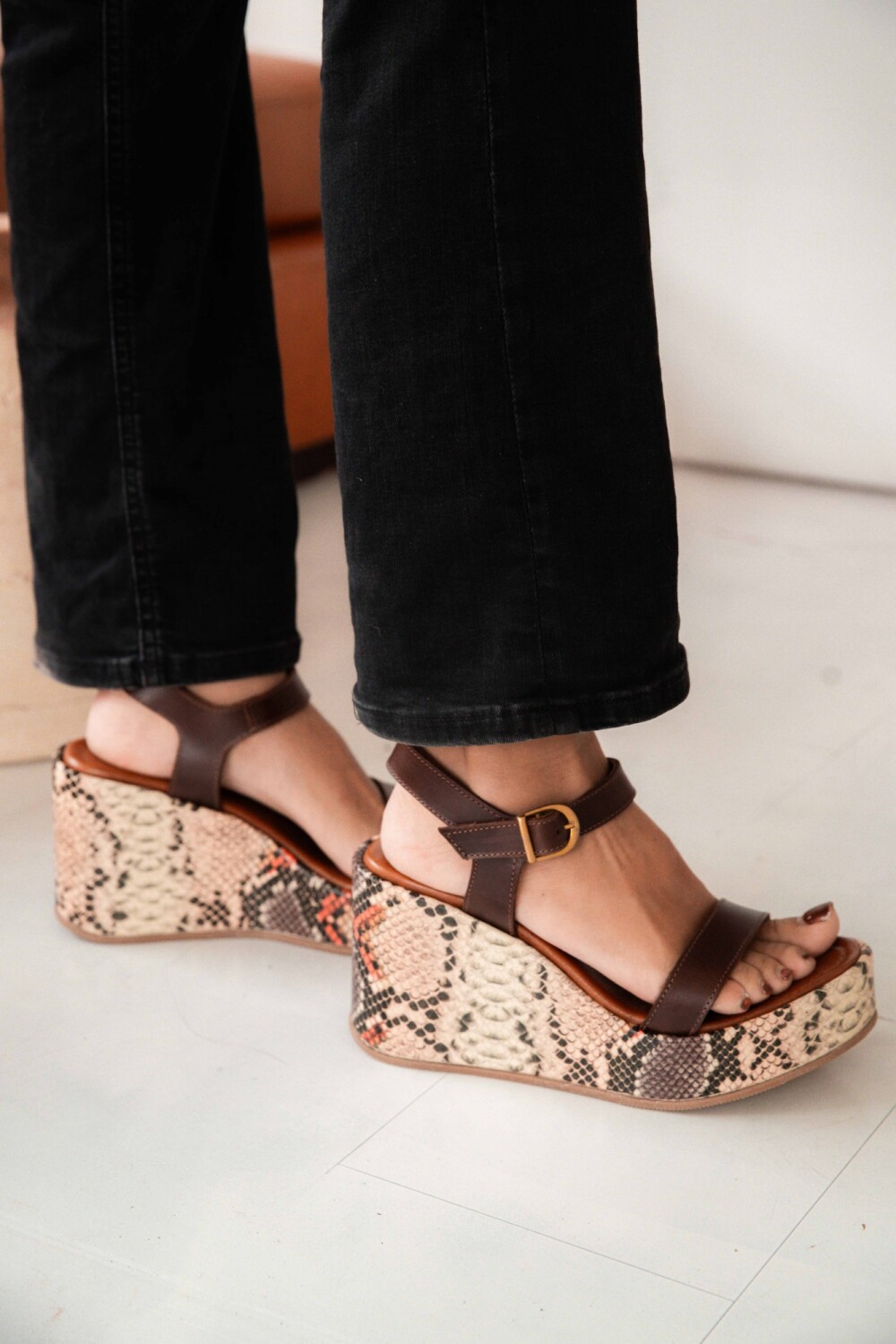 Sandalia Elegante Sport Snake