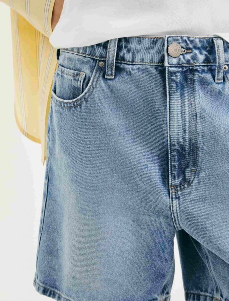 BERMUDA DE JEAN CINTURA MEDIA AZUL