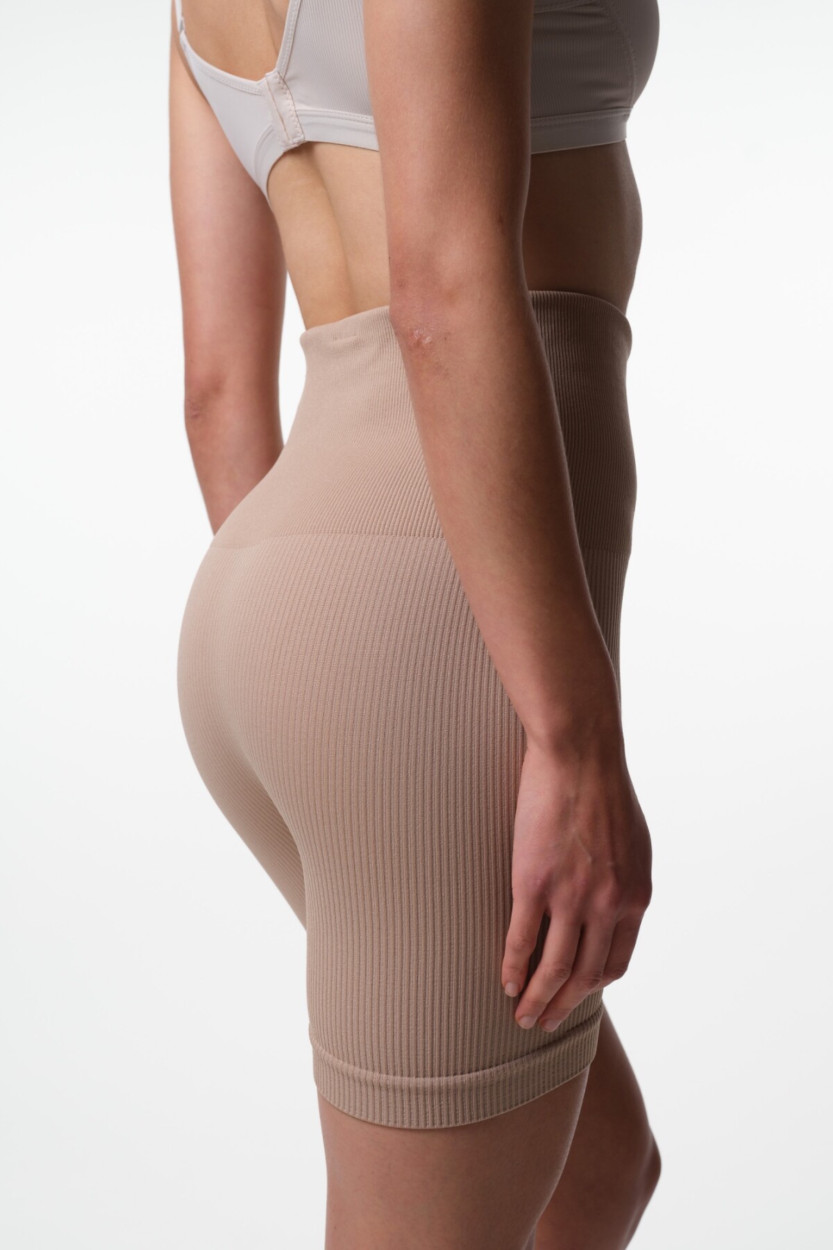Short Slim Monique Beige
