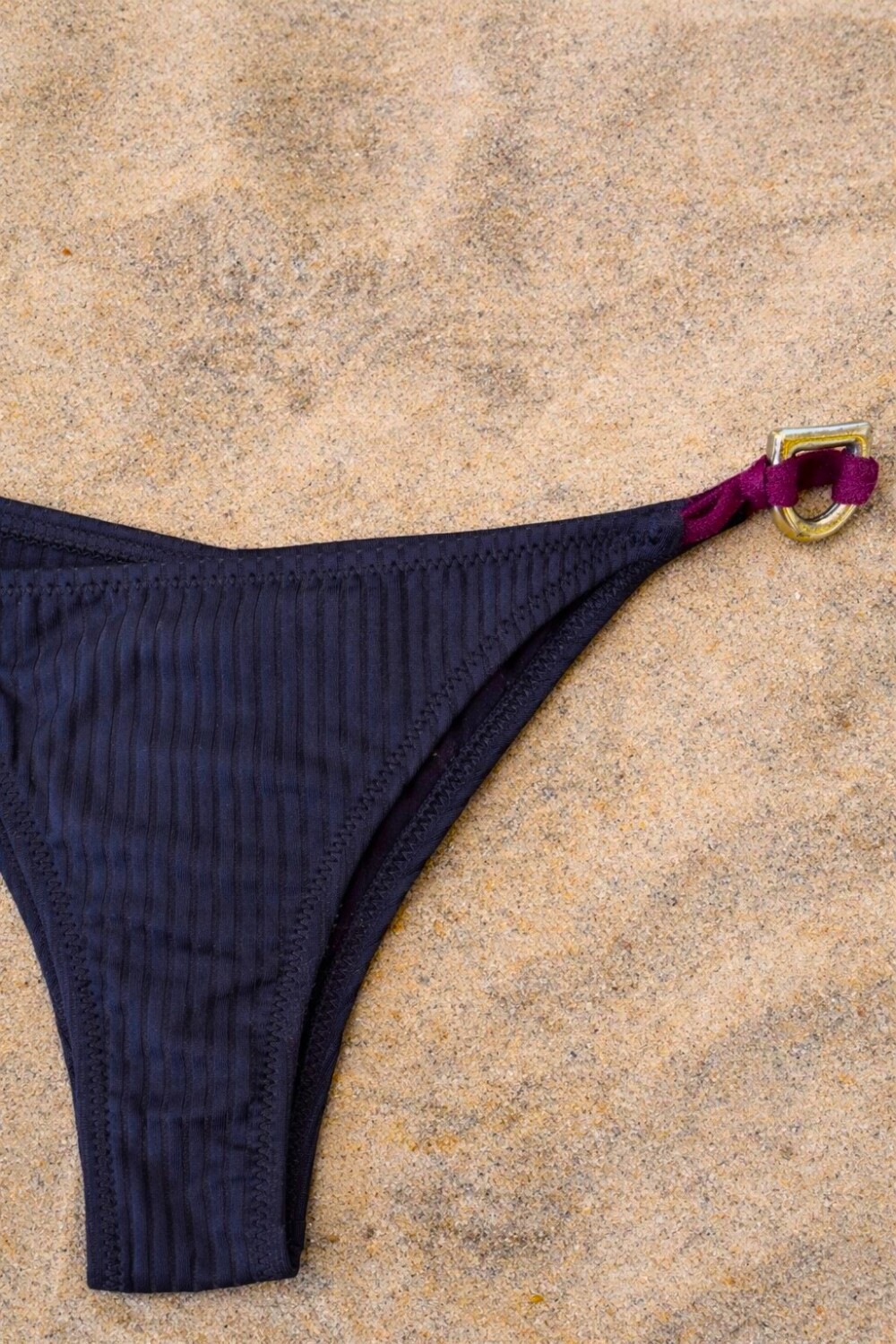 Estribo Bikini Bottom Negro