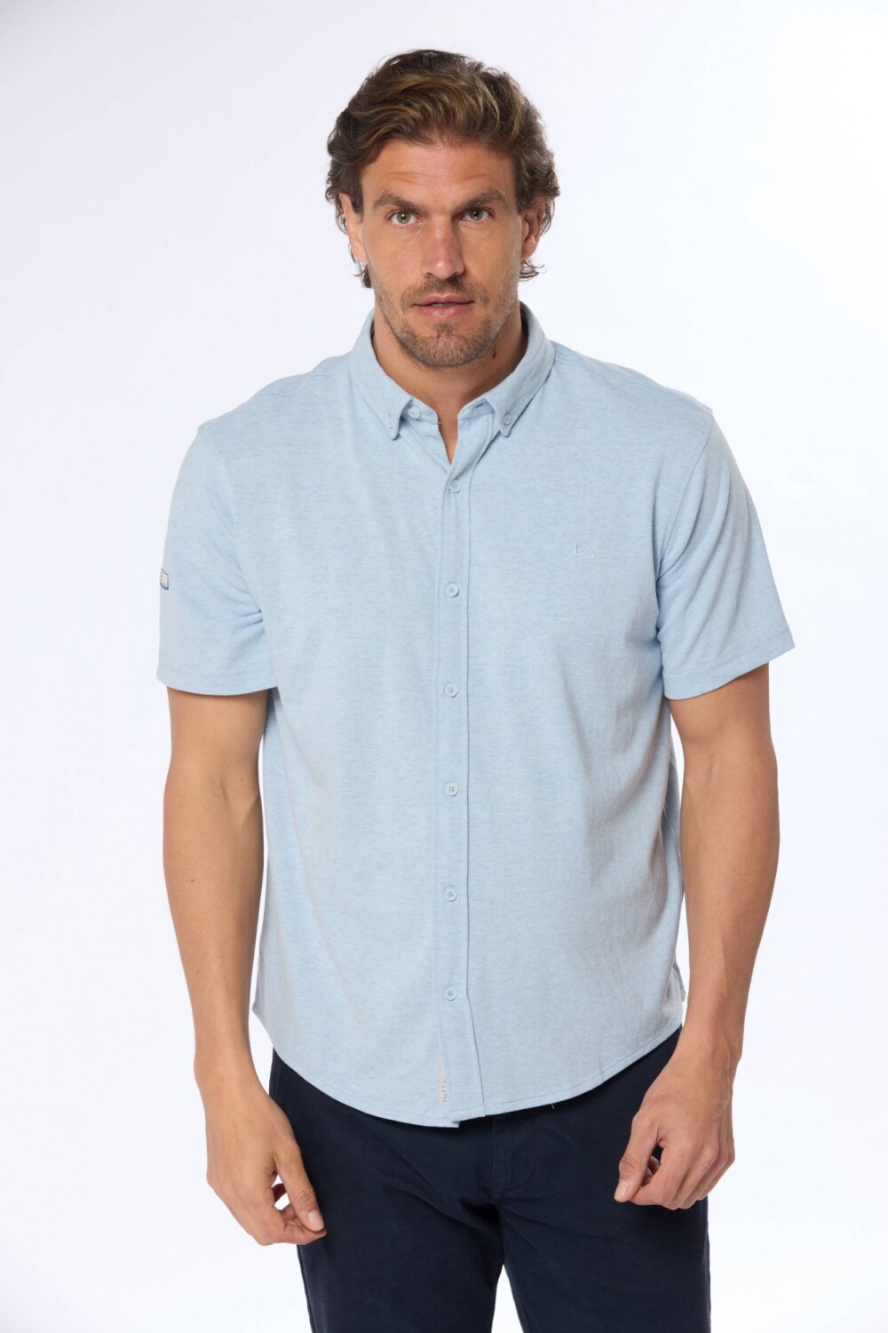 CAMISA LISA EN PIQUE Celeste